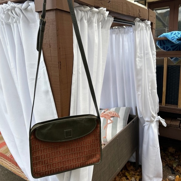 Fendi crossbody RARE - Picture 5 of 8